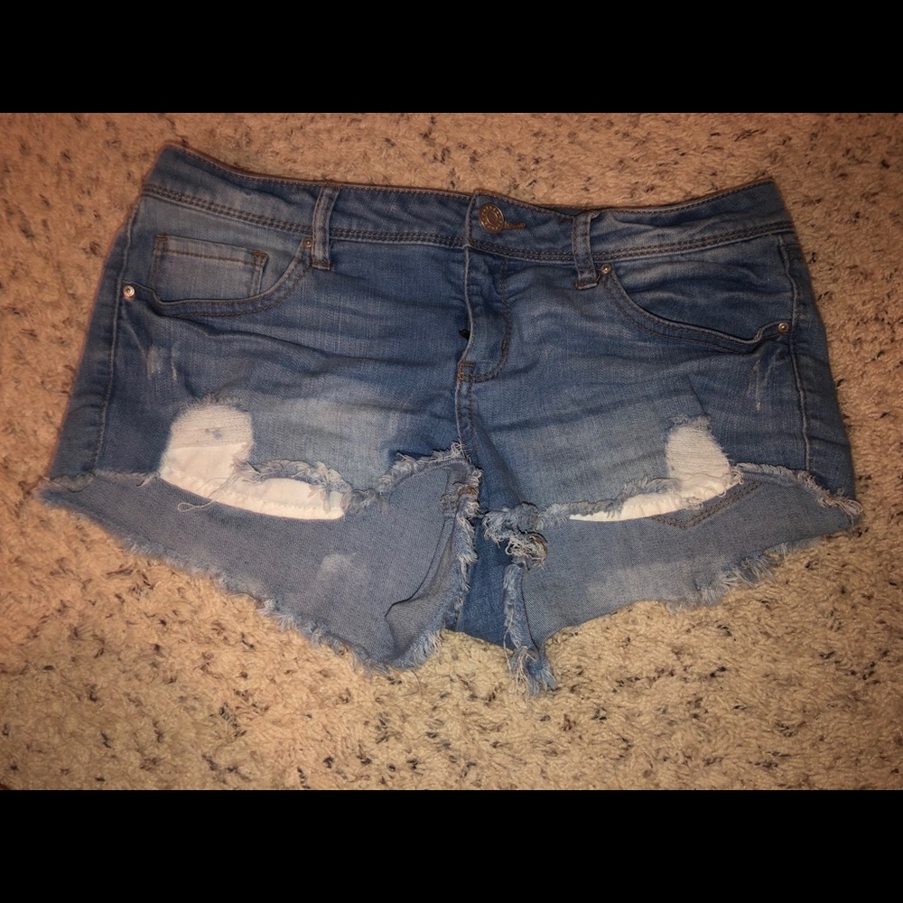 Ripped denim jean shorts